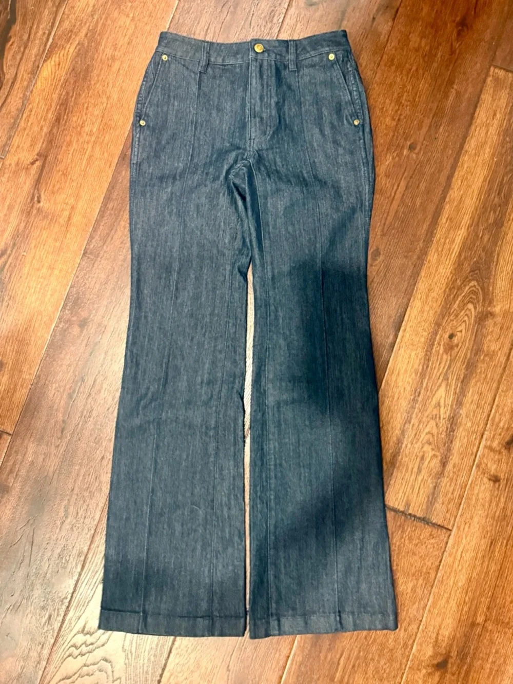 NWT MICHAEL KORS WOMEN FLARED OUT DENIM JEANS, SIZE US 00 (XXS), INDIGO RINSE